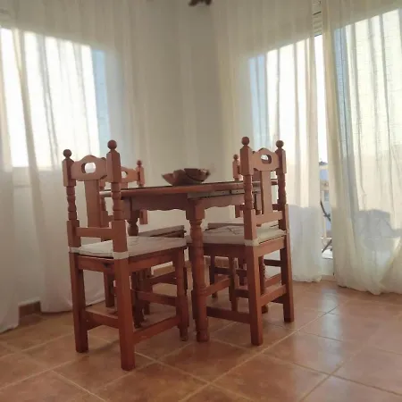 Apartamento En Cerca De La Playa * فوينخيرولا